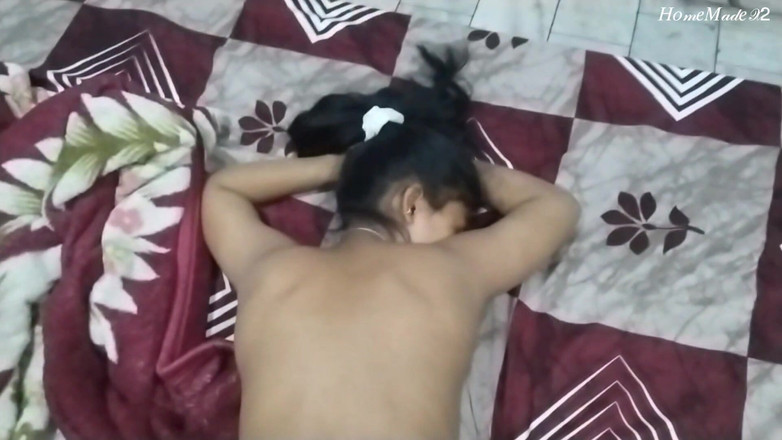 HomeMadeX2: Suamiku membuatku telanjang.