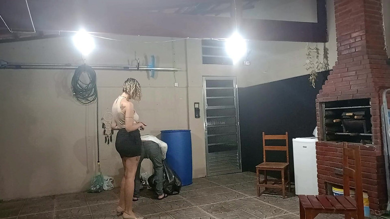 Gabi SweetCouplesStories: 레이디스 하우스에서 재활용 을 요청할 때 운이 좋은 날의 더러운 거지