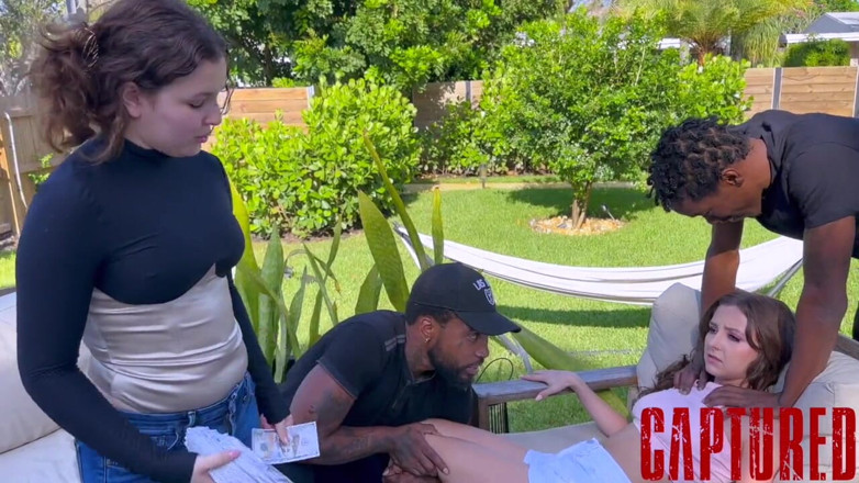 The Flourish XXX: Cap S3E3 Serena Hill は Leana Lovings の乗組員と対峙しています