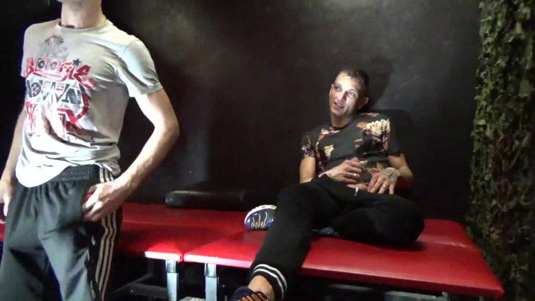 Gaybareback: Porn webcam Oscar Wood fucked bareback by french twink