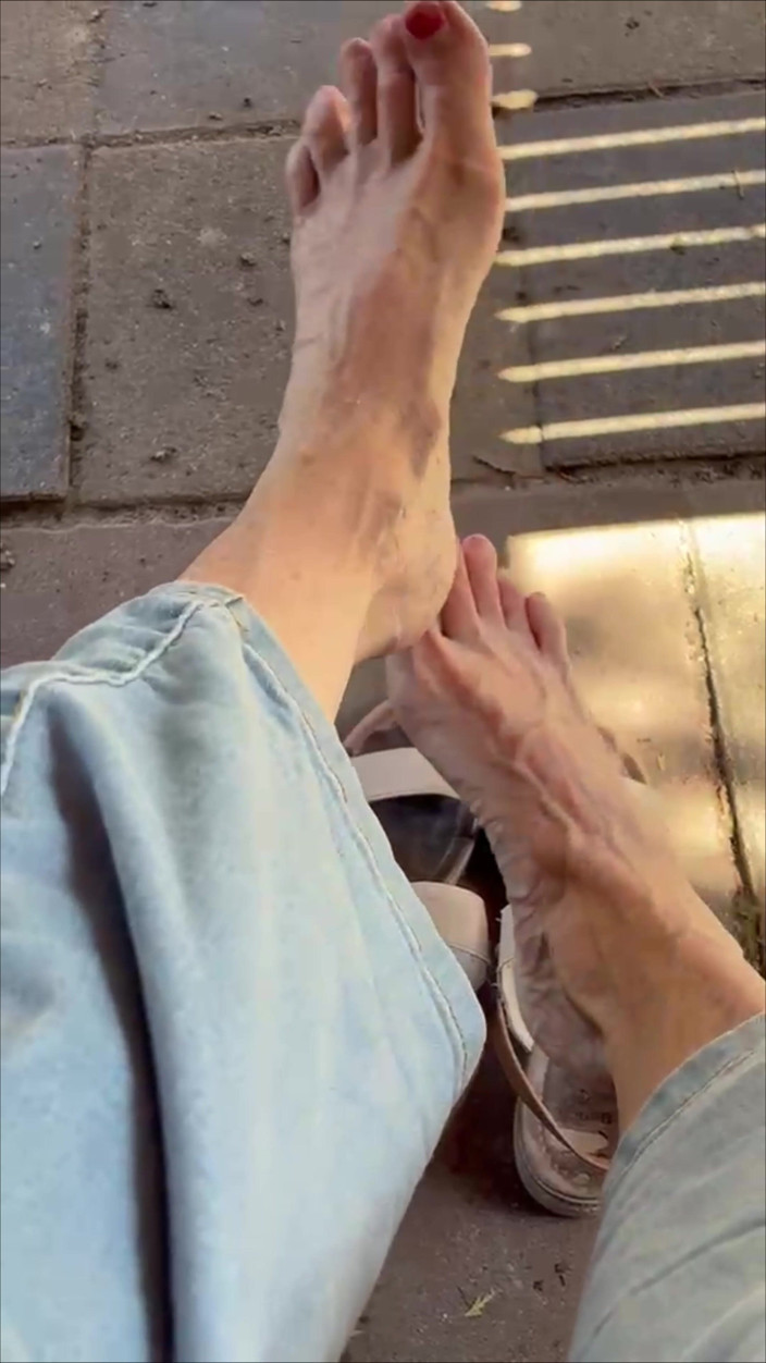 Goldschatz59: My Old Feet Have a Short Break