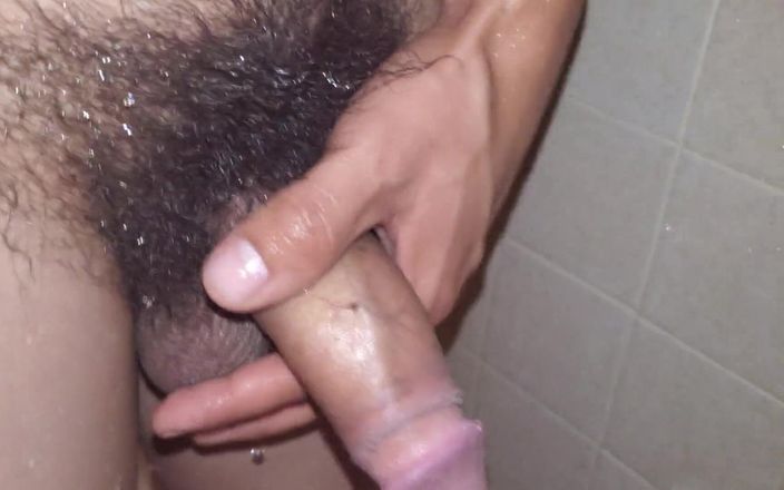Z twink: Cock Wash Young Guy Uncut