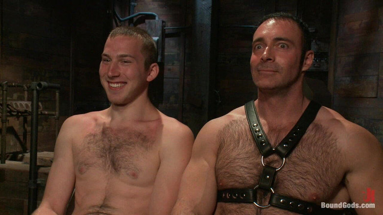 Bound gods: Tolong tase pantatku yang masih 19 tahun saat kamu muncrat, pak!