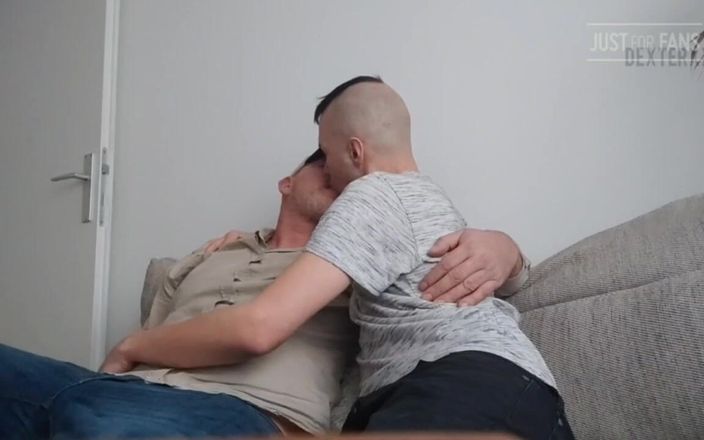 Dexterxxlfun: Un giovane ragazzo con papà. Baciare pompino video gay