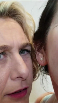 Camilla Josephine și Chazzy fac sex oral