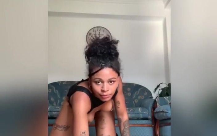 Your Cleopathra: 18yo big ass latina homemade video leaked