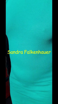 Tanpa celana dalam di dalam mobil