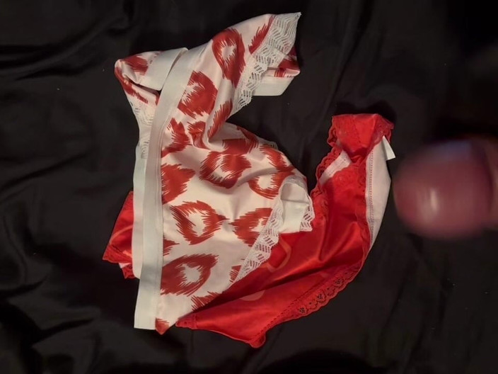 Panty Freak 3017: Wytrysk na majtki