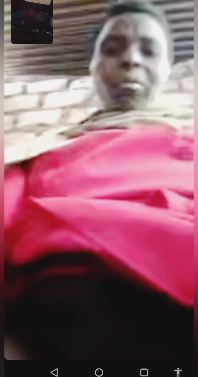 Me and my new slut: Hadzabe stam rijpe vrouw masturbeert met vriendje, Hadzabe vs technologie,...