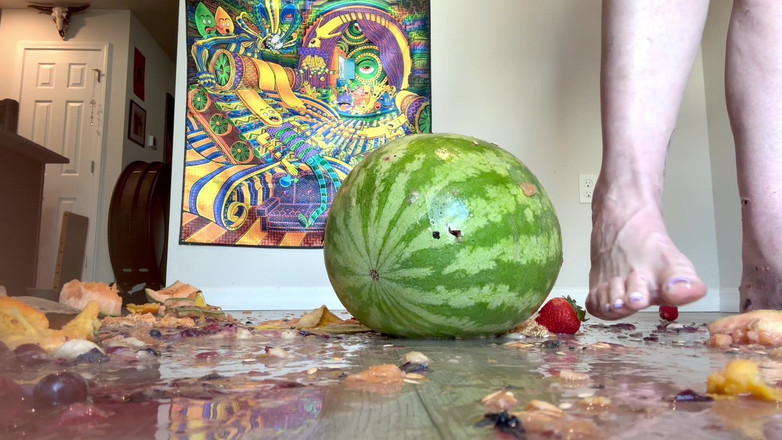 Peppermint Giantess: Storlek 16 fot kross med frukt av 67 gudinna