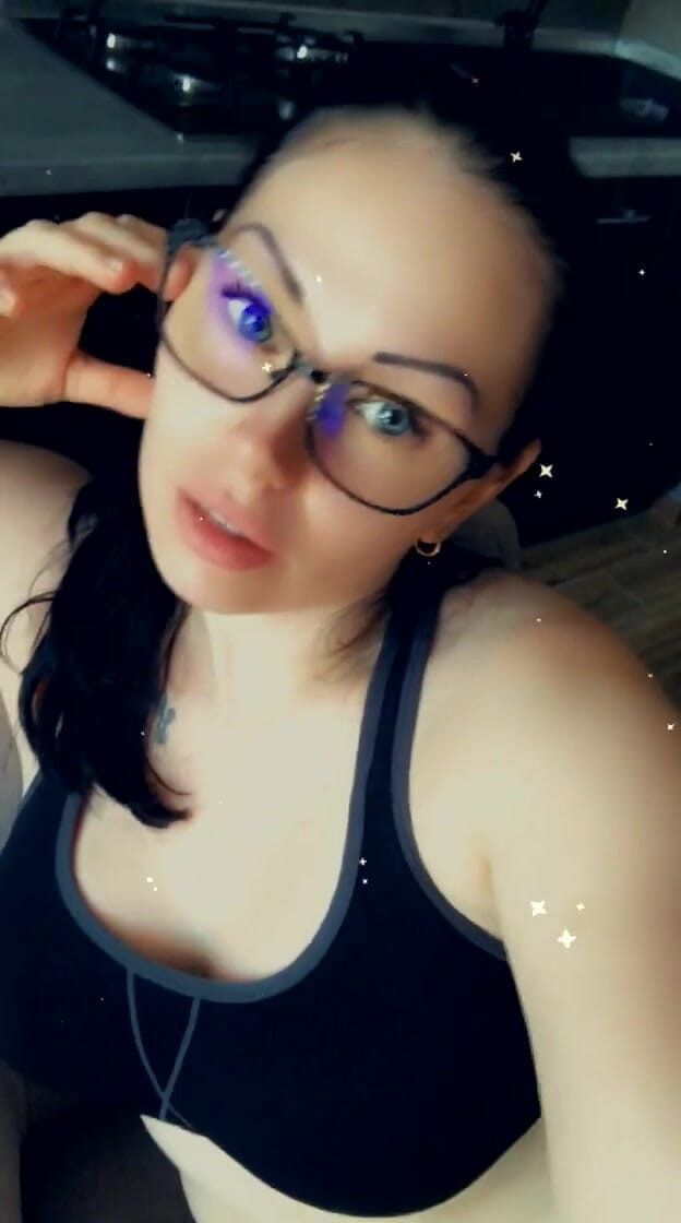 Goddess Misha Goldy: Час зйомок... Хто хоче купити мені каву?