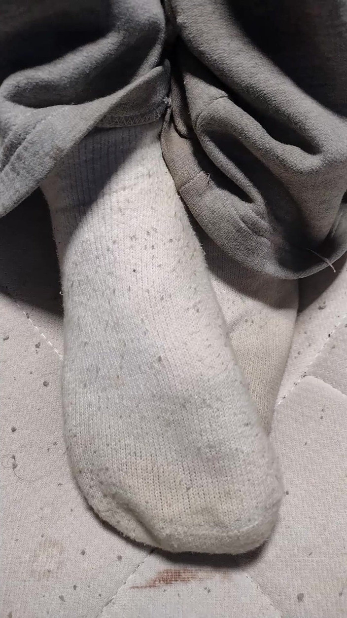 Au79: 穿着布料的脚