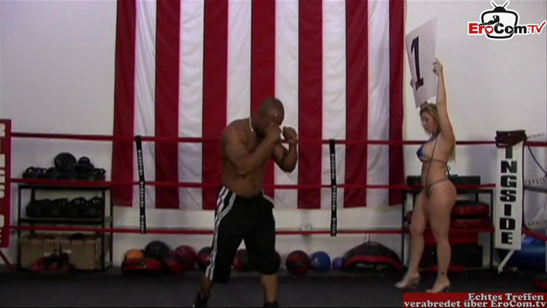 EroCom: Blonde slut seduces the boxer for a hot number in...