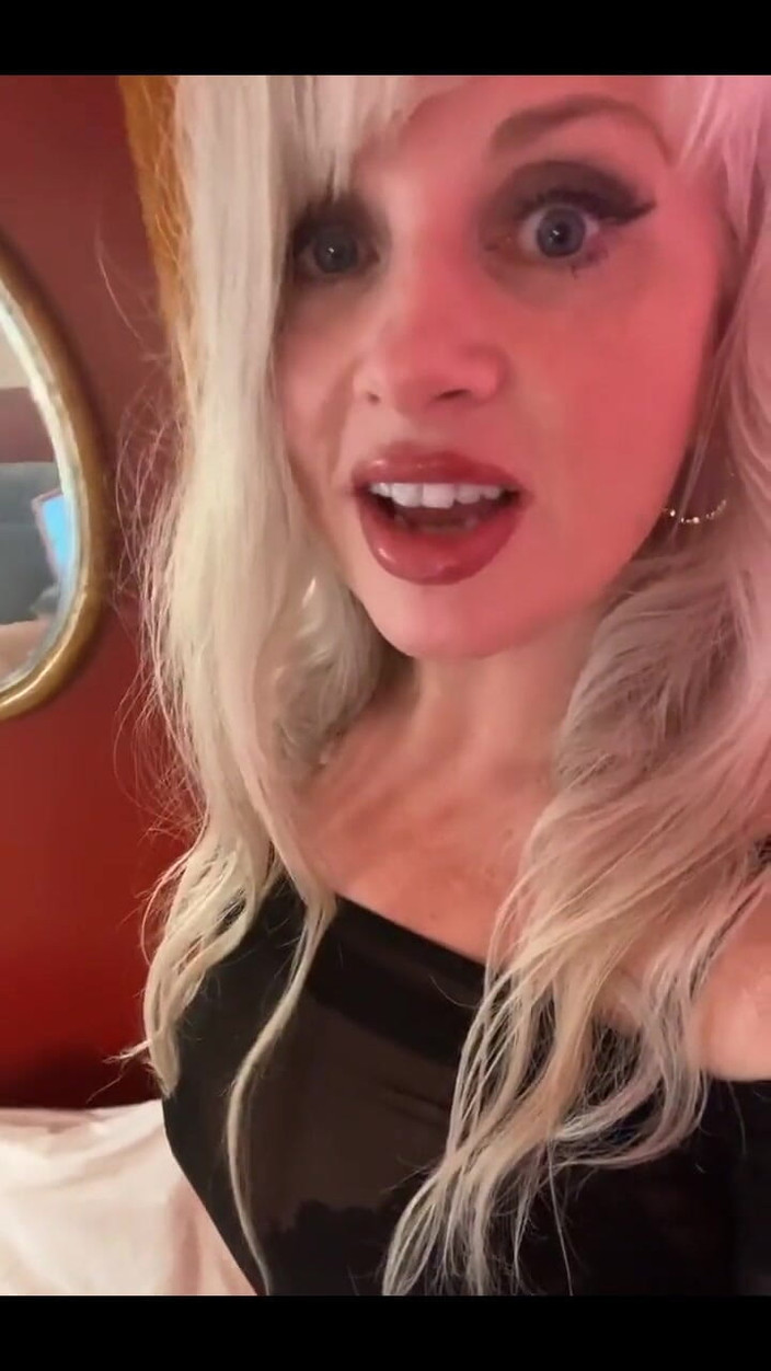 PaintedRose: Ini Adalah Hari Salah Satu Penggambaran