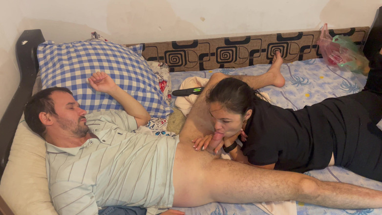 Ionut899: La Ragazza Della Matrigna Mi Rilassa Succhia Il Cazzo Di...