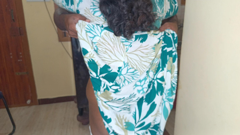 Laxi ammu: Vysokoškolská studentka