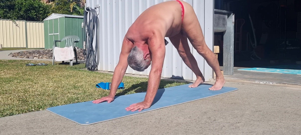 yogiyumyum: Esercizio nudo