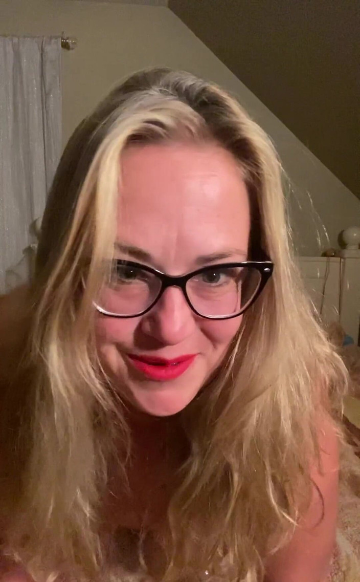 Lily Bay: Zuckt dein schwanz noch?