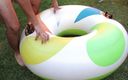 Inflatable Lovers: Big swimring
