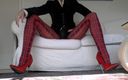 Lady Victoria Valente: 红色格子紧身衣和极端高跟鞋腿表演