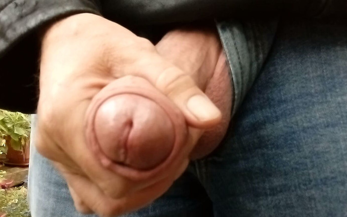 Rockardglans: Açık havada bahçede edepsizce konuşan büyük boşalma. Rockard Daddy