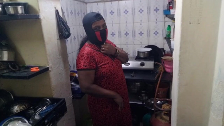 Benita sweety: Amma làm tình với bạn của tôi tại nhà bếp