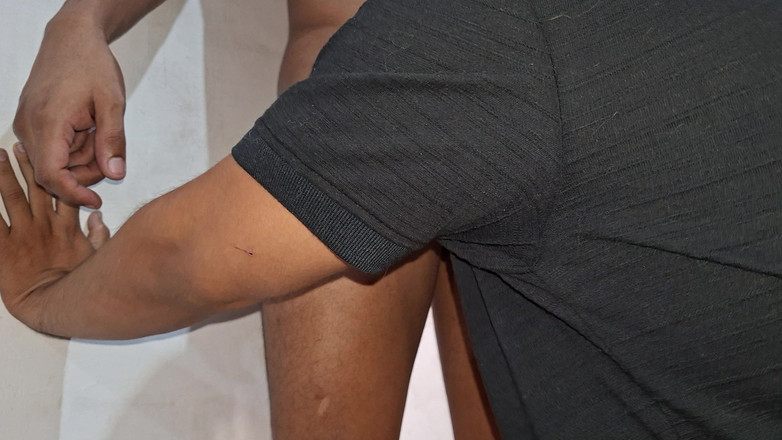 fullgag: 내 고환을 비우고 있어