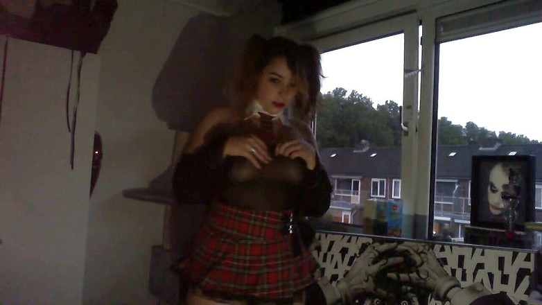 Satana Rosenvale: 여대생 애널 플레이