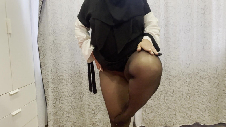 Lux Eva: Marocká nevlastní sestra v punčochách bez kalhotek