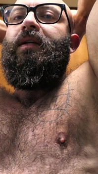 Show-off alpha musclé
