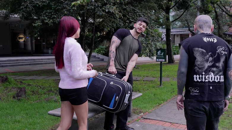 Allison Sweet: Berambut merah yang cantik mempunyai threesome besar dengan abang ipar...