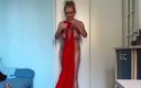 Misses_Jenny: Milf past verschillende sexy kleding