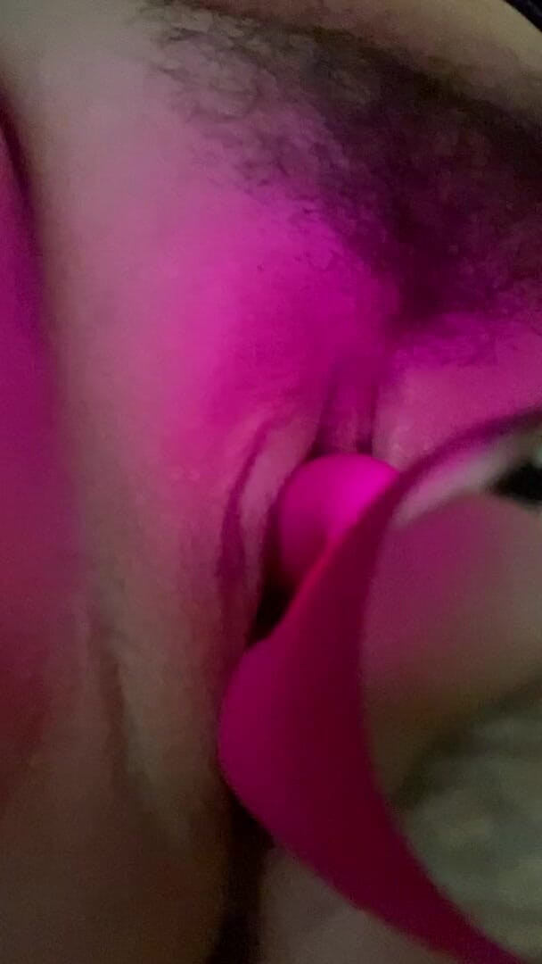 Hotwife0333: Fucking my pussy with vibrator