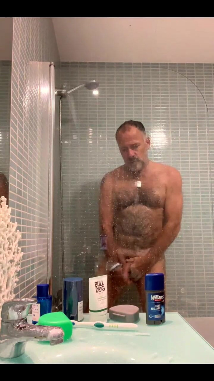 Daddybearvlc: Потік почався в 02/23/2024 11:04 ранку душ час