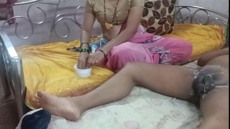 Rangeeli_Mangala: मराठी नौकरानी मालिक का लंड साफ कर रही है