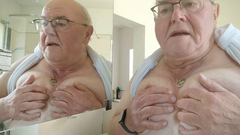 Karlchengeil: Aynada tatlı göğüslerim