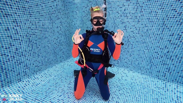 UKCuteGirl Lucy Lauren: Scuba Retreat Day 2 - Secret Pussy Vibe During Lesson
