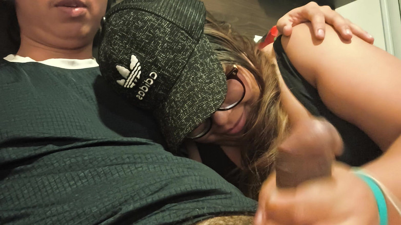 Moo DBOXXX: Tôi và bà mẹ đơn thân trên giường cùng nhau, cô ấy...