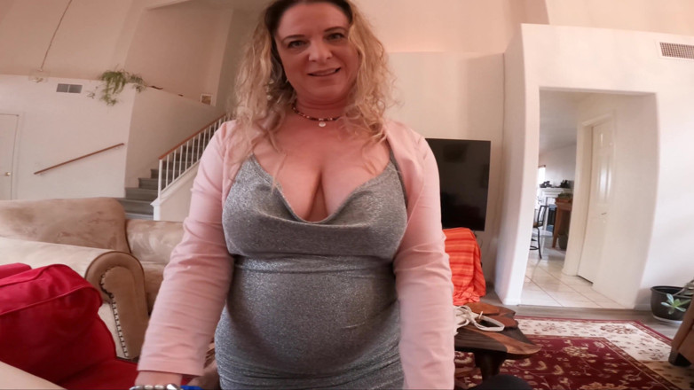 Erin Electra: Macecha vám pomáhá stříkat (pov)