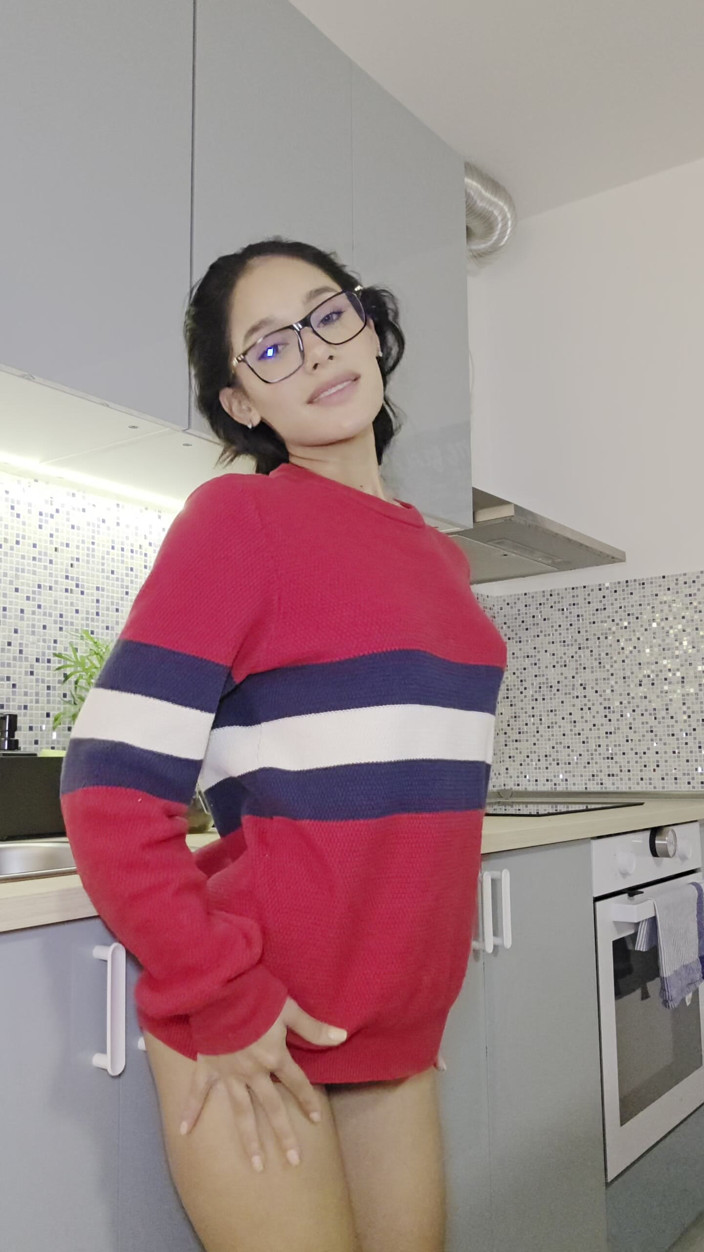 Carolina Guerrero: Saya Akan Membuat Sarapan Dan Saya Berakhir Dengan Masturbasi Pagi...