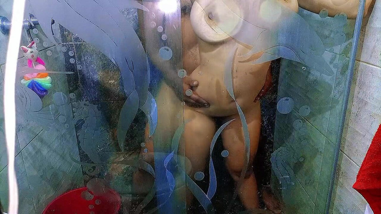 ADYgirls: Sous La Douche Avec Ma Belle-fille