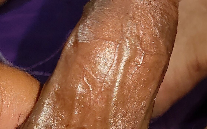 Jastin: Студентка-тинка мастурбирует, глядя на девушек _hard хуя с камшотом