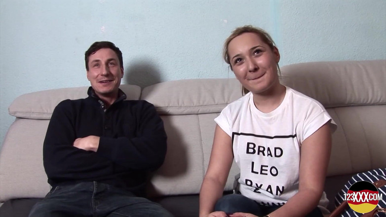 123XXX - 100% Amateurs: Thiếu niên Đức với bộ ngực vui tươi được lấp đầy miệng