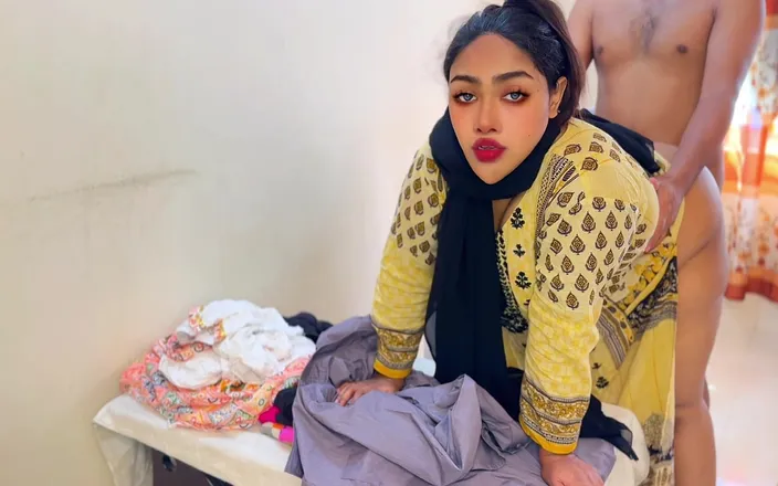 Aria Mia: Tailor Fucked Big Assed Ayesha Aunty - Desi Big Ass Aunty...