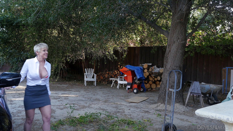 Devils Film: 자지를 빨고 따먹히는 거유 밀프