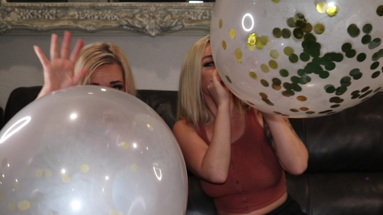 Elana Bunnz: MILF Balloon Blowing