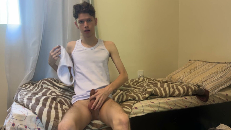 Kedoimath: A Twink Showing His Ass and Big Dick for His...