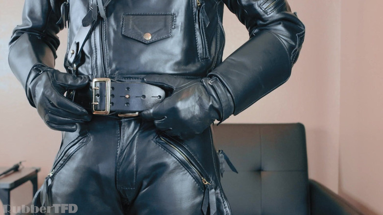 RubberTFD: Lederuniform Nahaufnahme [alternative Nehmen]