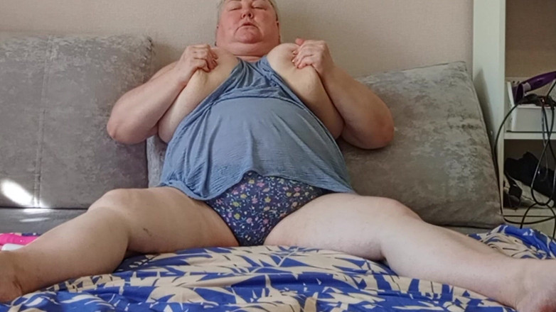 Zona901: Die haarige muschi der stiefmutter sehnt sich nach einem großen...