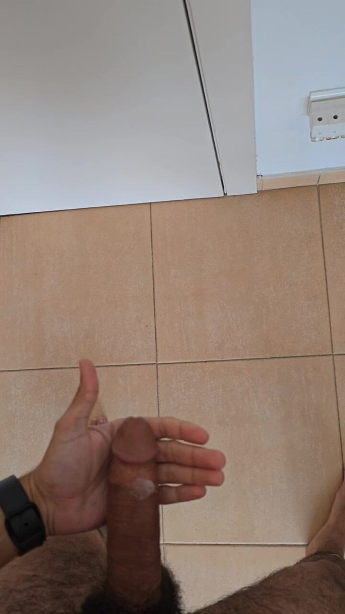 Abeka: Duży Owłosiony Arabski Kutas Masturbuje Się